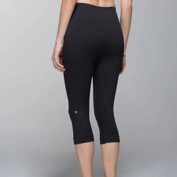 Lululemon In The Flow Crop II *pattern - Picture 4 of 4